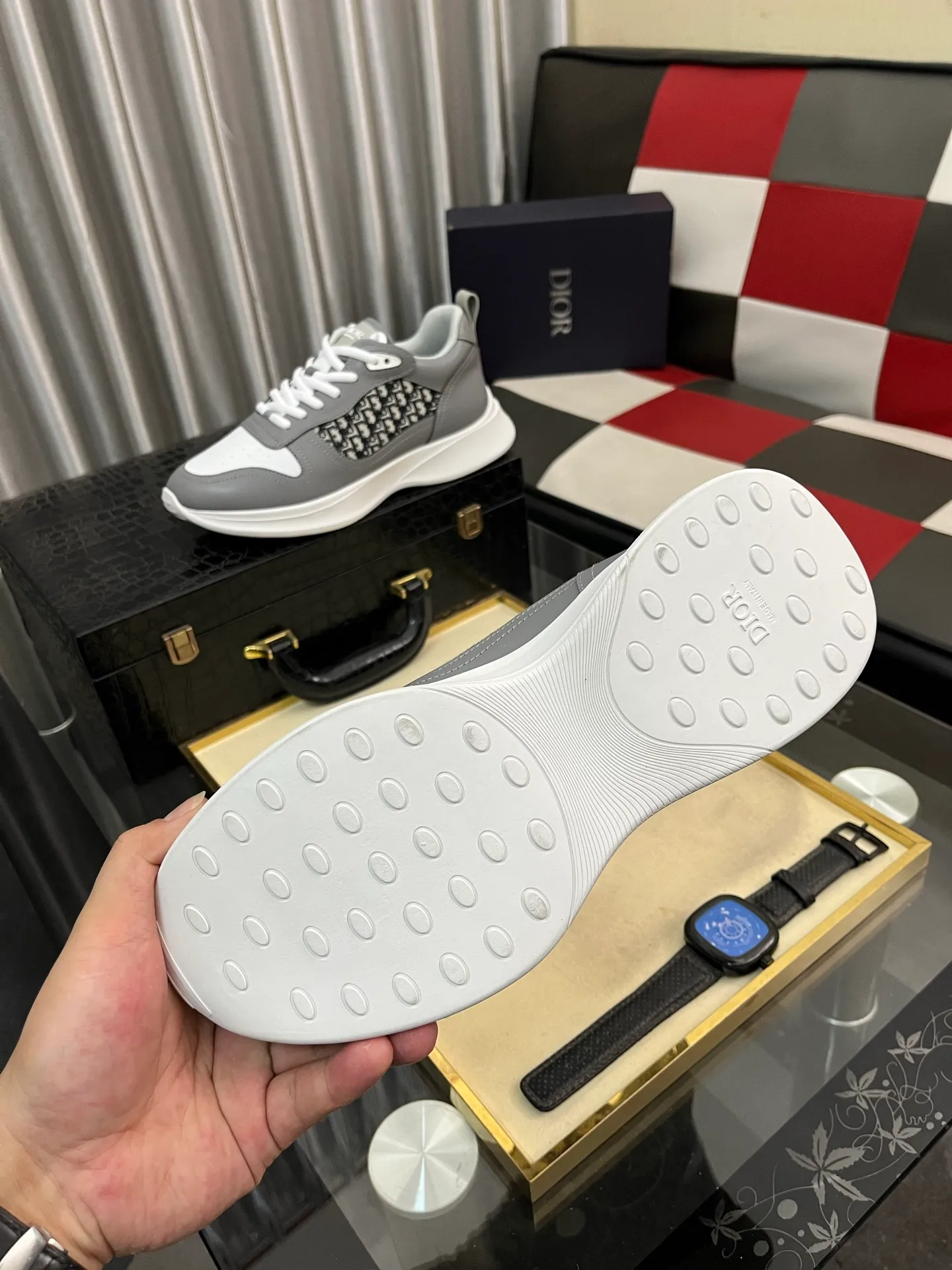 Men's shoes💰: 380⌚️⌚️[Dior] Dior's new men's genuine leather casual shoes, the highest version on the market, any comparison is welcome🆚! The original leather has excellent texture and is super high-end! Fetal sheep net lining imported from Italy, removable pad! Luxurious materials and fine workmanship, highly recommended! Code number: 38-445️⃣Colors available
